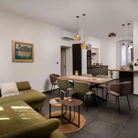 Altana With Free Parking