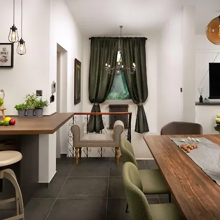 Altana With Free Parking Apartmán *