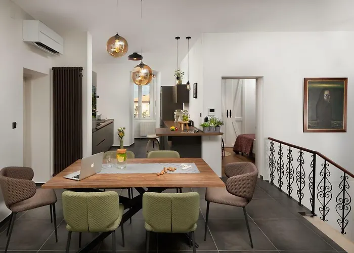 Altana With Free Parking