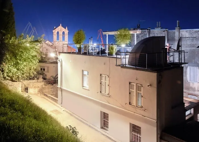 Altana With Free Parking Pula